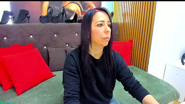 LauraSin online show from March 23, 4:23 am