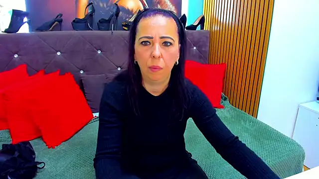 LauraSin online show from May 1, 3:33 am