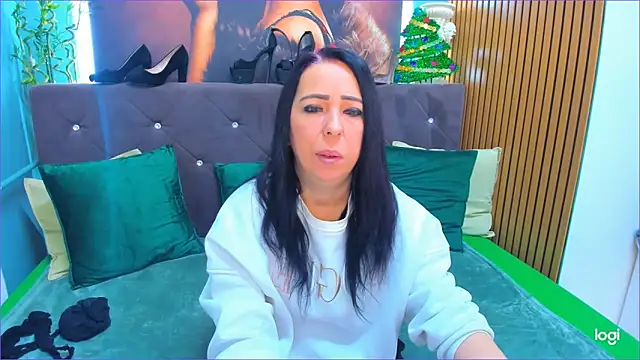 LauraSin online show from December 19, 4:27 am