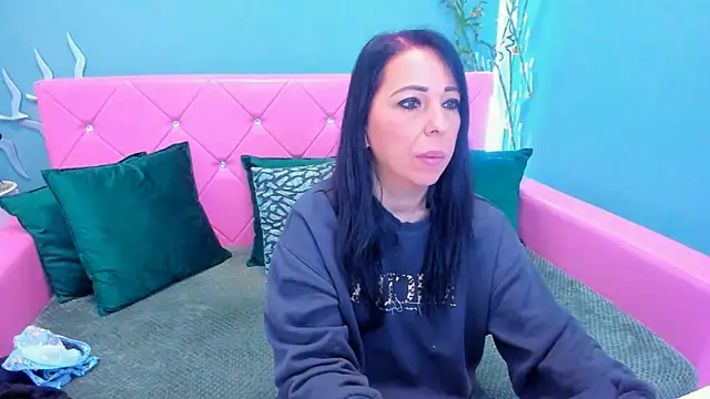 LauraSin online show from December 1, 4:24 am