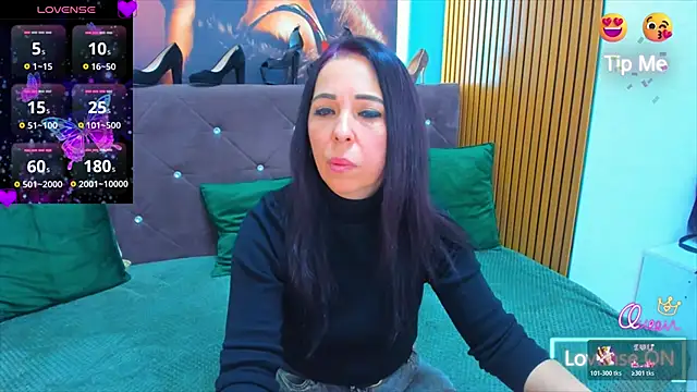 LauraSin online show from February 4, 6:58 pm