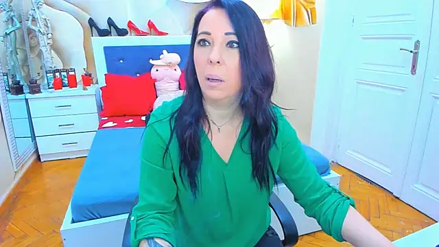 LauraSin online show from March 11, 4:08 am