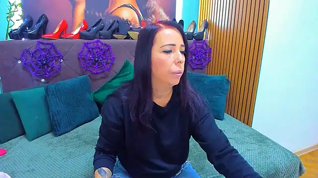 LauraSin online show from October 30, 4:22 am