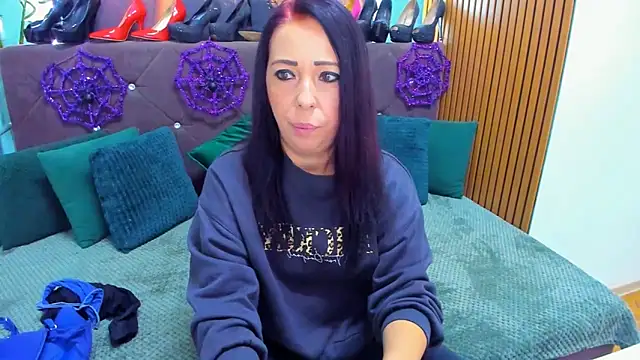 LauraSin online show from October 26, 4:24 am