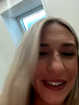 lola tentatiion online show from January 7, 8:30 am