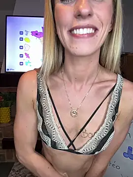 Snapshot of lola_tentatiion chatting on September 14, 8:20 pm lola tentatiion online show from September 14, 8:20 pm