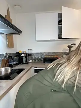 lola tentatiion online show from November 6, 8:18 am