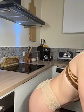 lola tentatiion online show from March 4, 8:16 pm