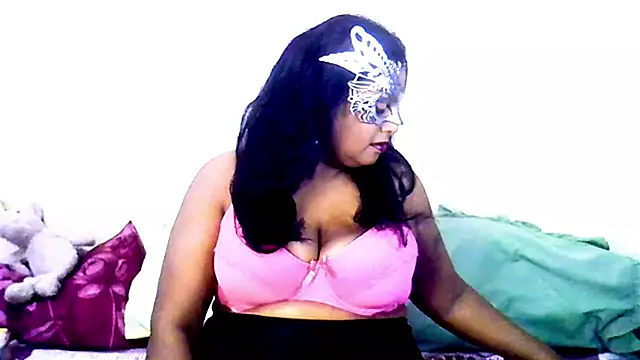 Snapshot of Mysterylady143 chatting on July 1, 6:08 pm Mysterylady143 online show from July 1, 6:08 pm