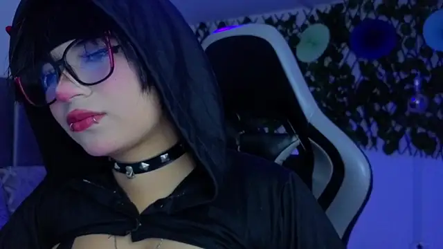 Kitty Gang online show from May 5, 1:41 am