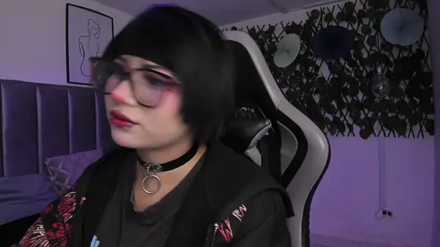 Kitty Gang online show from April 16, 1:06 am