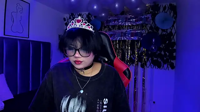 Kitty Gang online show from March 10, 2:15 am