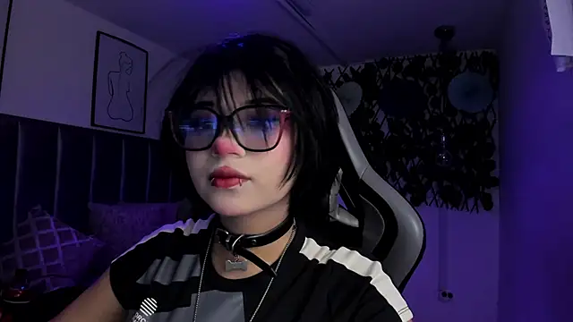 Snapshot of Kitty_Gang chatting on June 17, 1:27 am Kitty Gang online show from June 17, 1:27 am