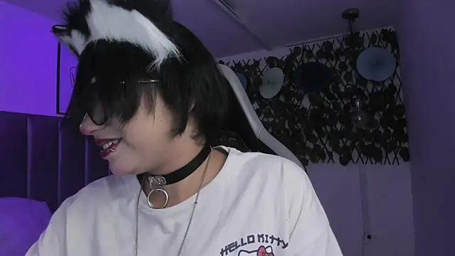 Kitty Gang online show from April 11, 1:46 am