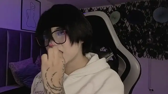 Kitty Gang online show from May 15, 1:58 am