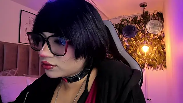 Kitty Gang online show from April 28, 1:48 am