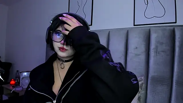 Snapshot of Kitty_Gang chatting on June 25, 5:12 am Kitty Gang online show from June 25, 5:12 am