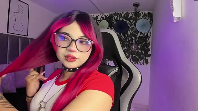 Snapshot of Kitty_Gang chatting on June 16, 1:27 am Kitty Gang online show from June 16, 1:27 am