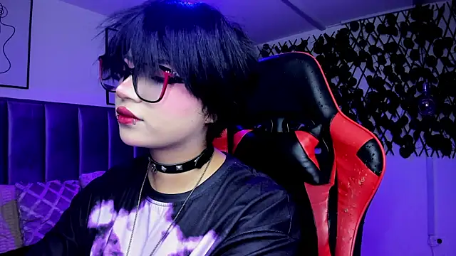 Kitty Gang online show from March 4, 1:24 am