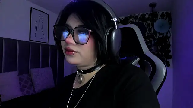 Snapshot of Kitty_Gang chatting on June 27, 6:36 pm Kitty Gang online show from June 27, 6:36 pm