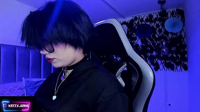 Kitty Gang online show from March 12, 2:17 am