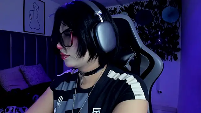 Snapshot of Kitty_Gang chatting on June 30, 2:00 am Kitty Gang online show from June 30, 2:00 am