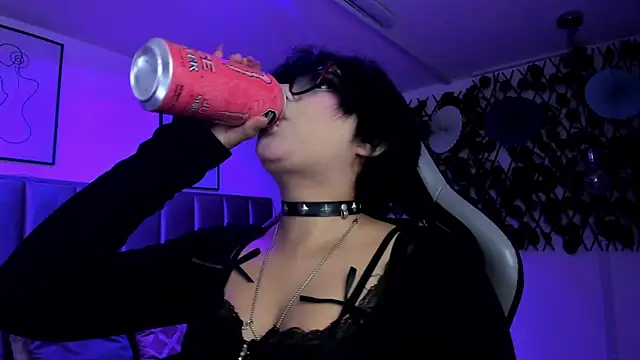 Kitty Gang online show from March 19, 12:10 am