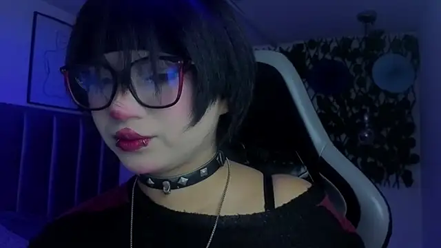 Kitty Gang online show from May 12, 1:24 am