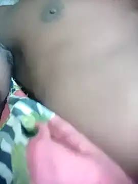 Snapshot of indiancouple09 chatting on January 30, 12:50 am indiancouple09 online show from January 30, 12:50 am