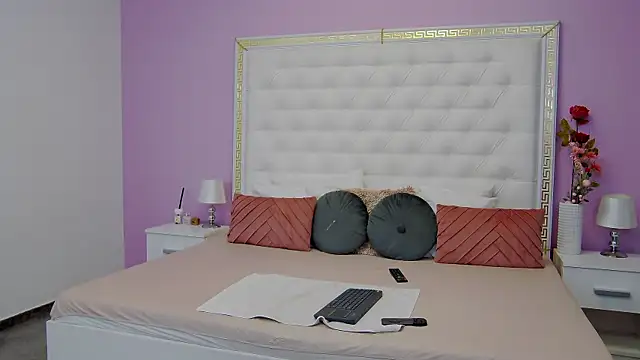 Lenna Paul online show from March 19, 4:47 am