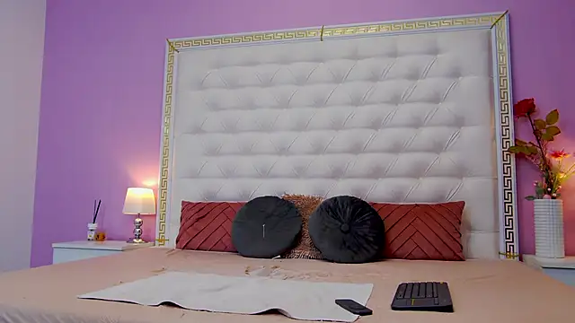 Lenna Paul online show from September 25, 3:56 am