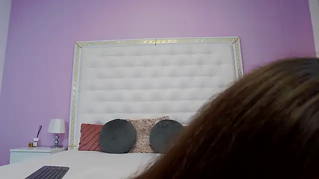 Lenna Paul online show from November 18, 5:00 am