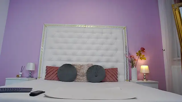 Lenna Paul online show from December 4, 4:55 am