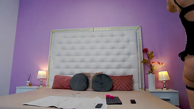 Lenna Paul online show from September 24, 3:57 am