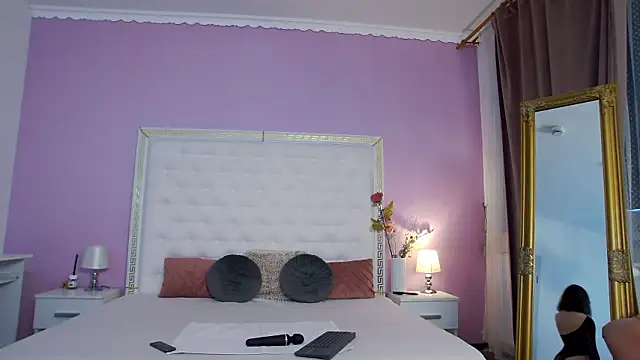 Lenna Paul online show from March 6, 5:13 am