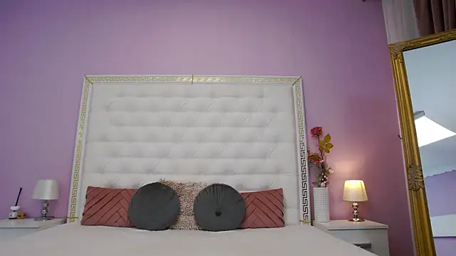 Lenna Paul online show from December 23, 4:12 am