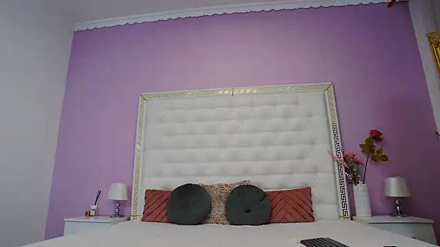 Lenna Paul online show from November 19, 4:56 am