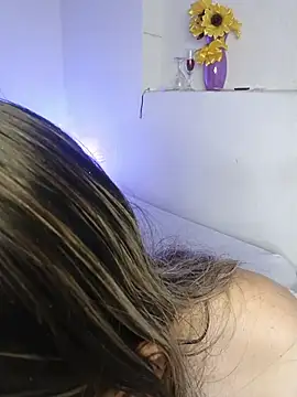 emma collson online show from April 5, 3:13 am