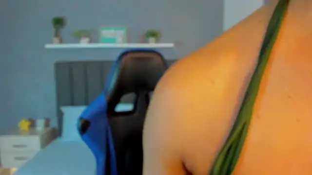 emma collson online show from October 4, 2:57 am