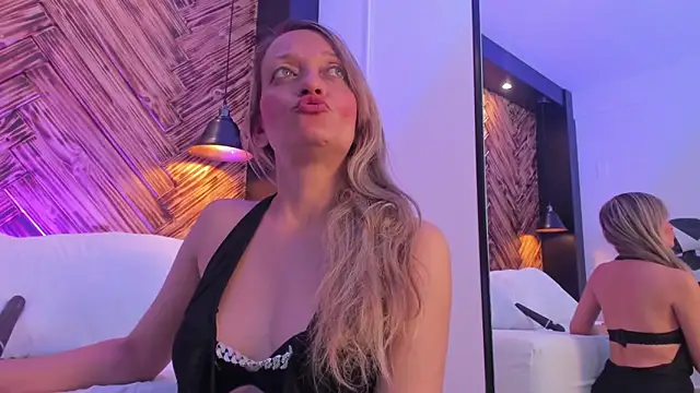 emma collson online show from November 25, 2:45 am