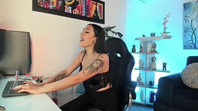 Snapshot of BaphyBaby chatting on October 26, 7:25 pm BaphyBaby online show from October 26, 7:25 pm