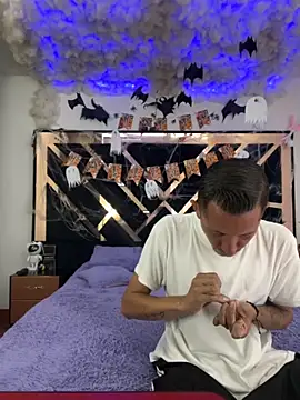 Snapshot of Brianna_Trans00 chatting on October 30, 3:38 am Brianna Trans00 online show from October 30, 3:38 am