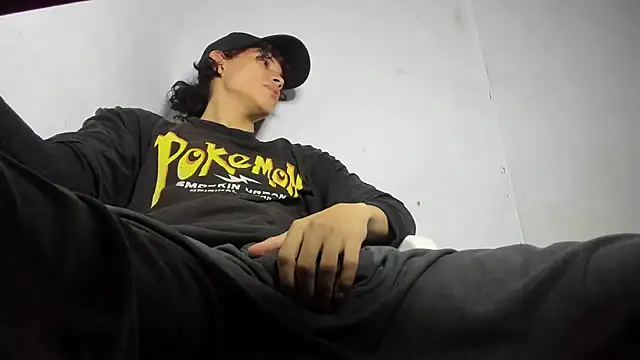 lax777  online show from October 27, 11:05 pm