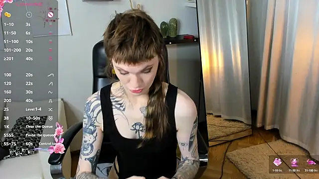Snapshot of Fog_Foggy_Love chatting on October 11, 8:54 pm Fog Foggy Love online show from October 11, 8:54 pm