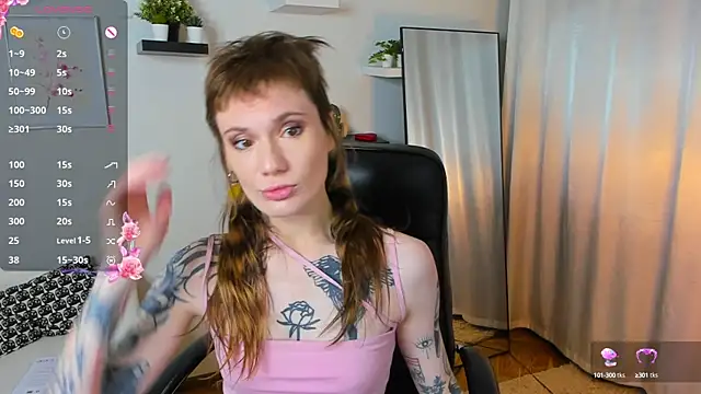 Snapshot of Fog_Foggy_Love chatting on October 15, 8:39 pm Fog Foggy Love online show from October 15, 8:39 pm