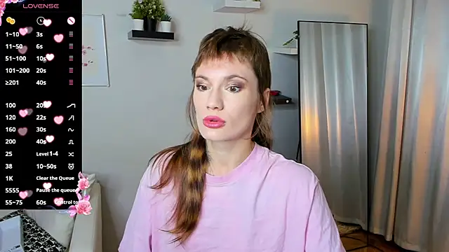 Snapshot of Fog_Foggy_Love chatting on October 19, 8:33 pm Fog Foggy Love online show from October 19, 8:33 pm