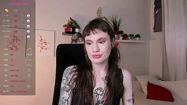 Snapshot of Fog_Foggy_Love chatting on February 16, 9:38 pm Fog Foggy Love online show from February 16, 9:38 pm