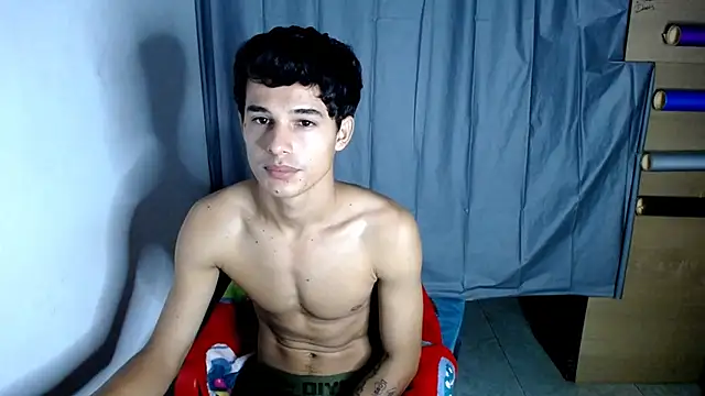 Snapshot of freddy_romas chatting on February 6, 8:07 am freddy romas online show from February 6, 8:07 am