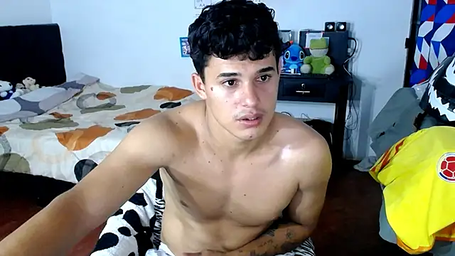Snapshot of freddy_romas chatting on June 18, 1:26 am freddy romas online show from June 18, 1:26 am