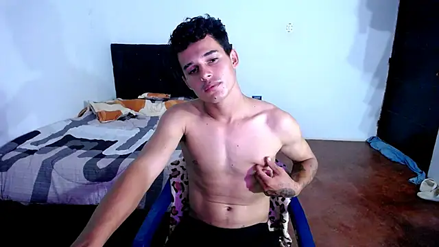 Snapshot of freddy_romas chatting on October 4, 12:34 am freddy romas online show from October 4, 12:34 am